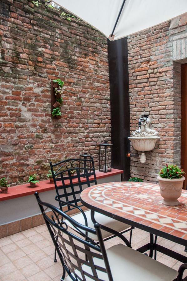 Nell'Antico Ghetto Ebraico Daire Ferrara Dış mekan fotoğraf